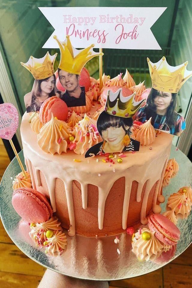 Fans Cake