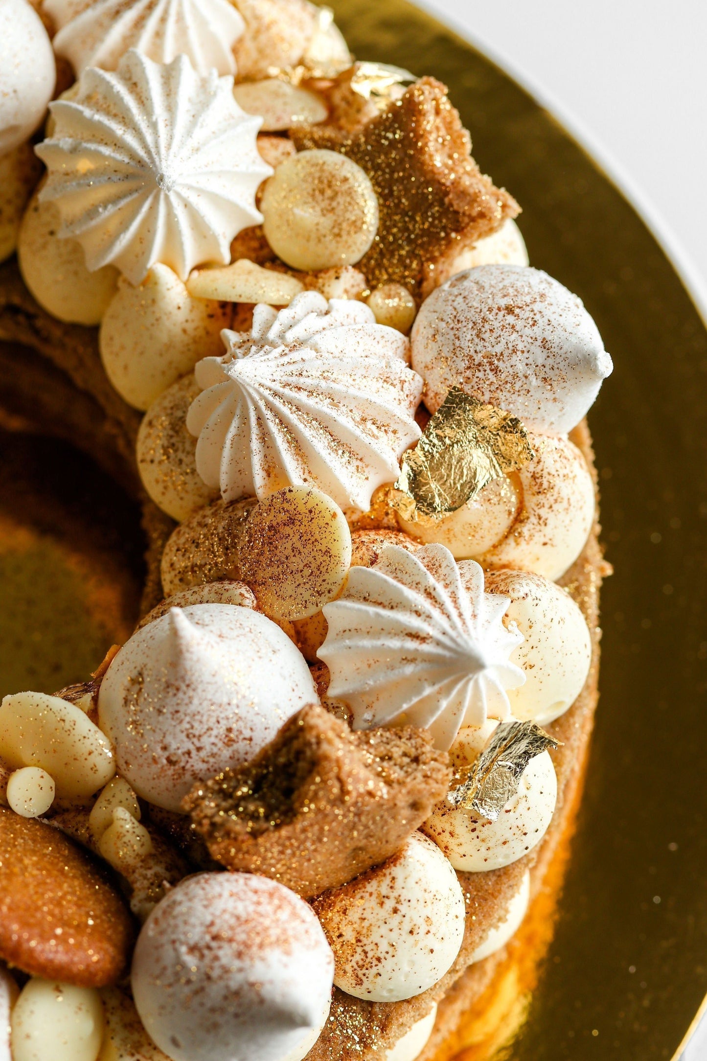 Christmas Wreath Cake - Gingerbread