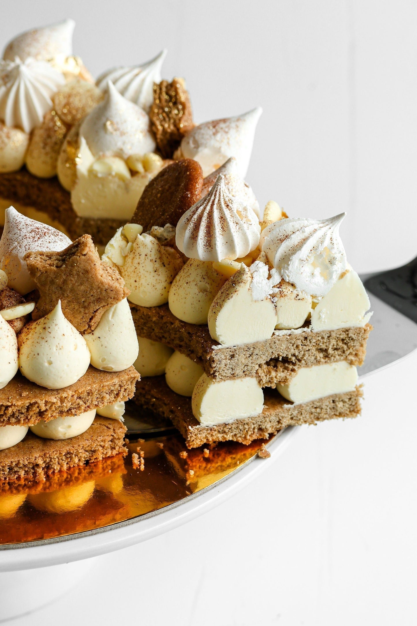 Christmas Wreath Cake - Gingerbread